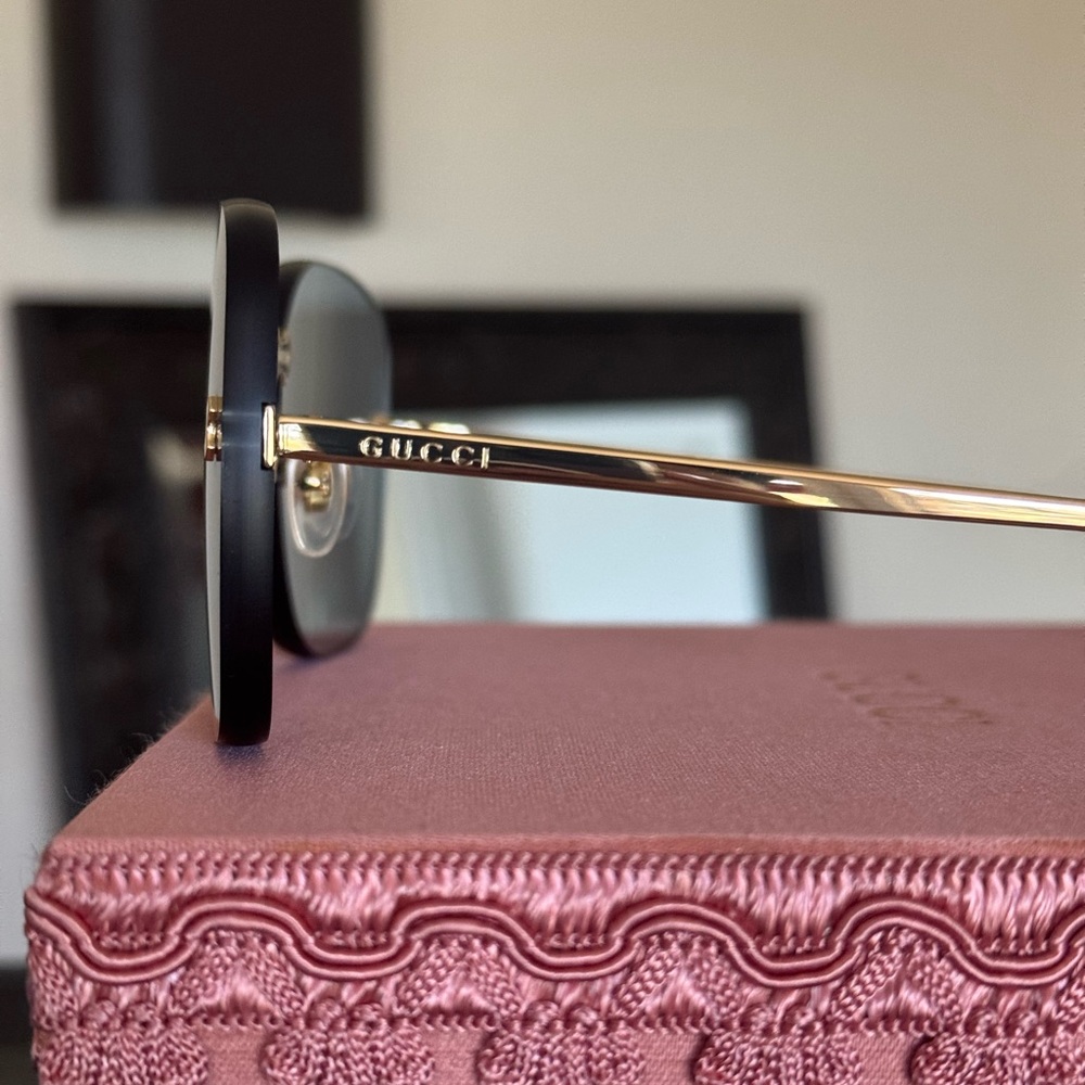 Gucci Sunglasses - Picture 3 of 7